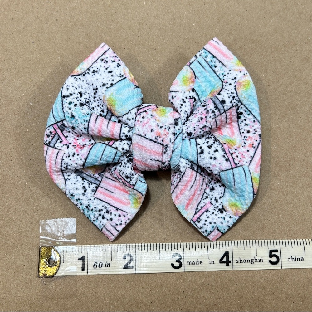 Hand Made, Small Clip on Hair bow. NEW